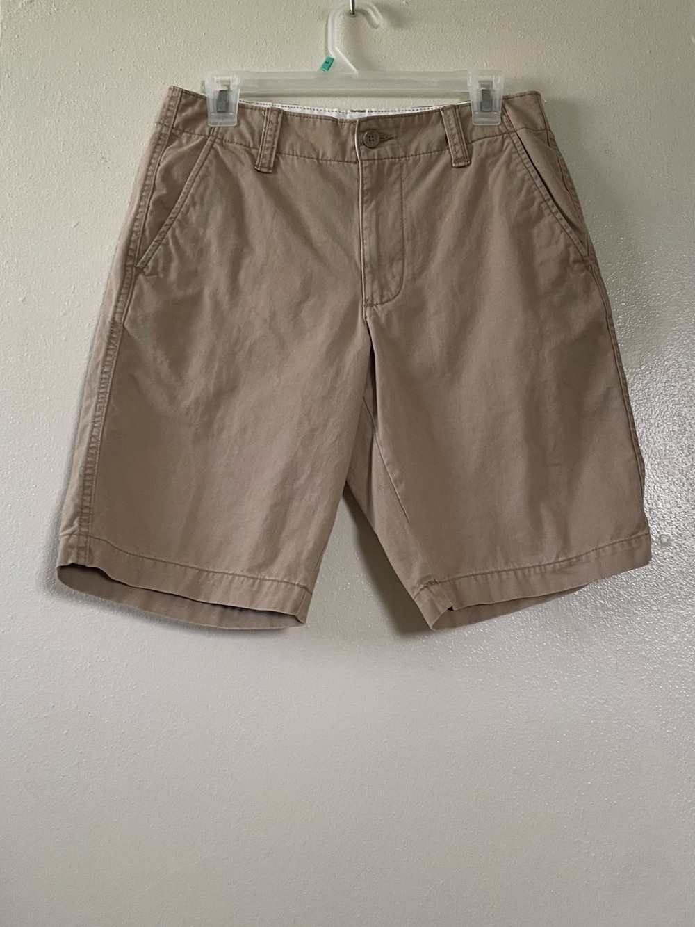 Old Navy Men's Flat-Front Cotton Shorts in Khaki